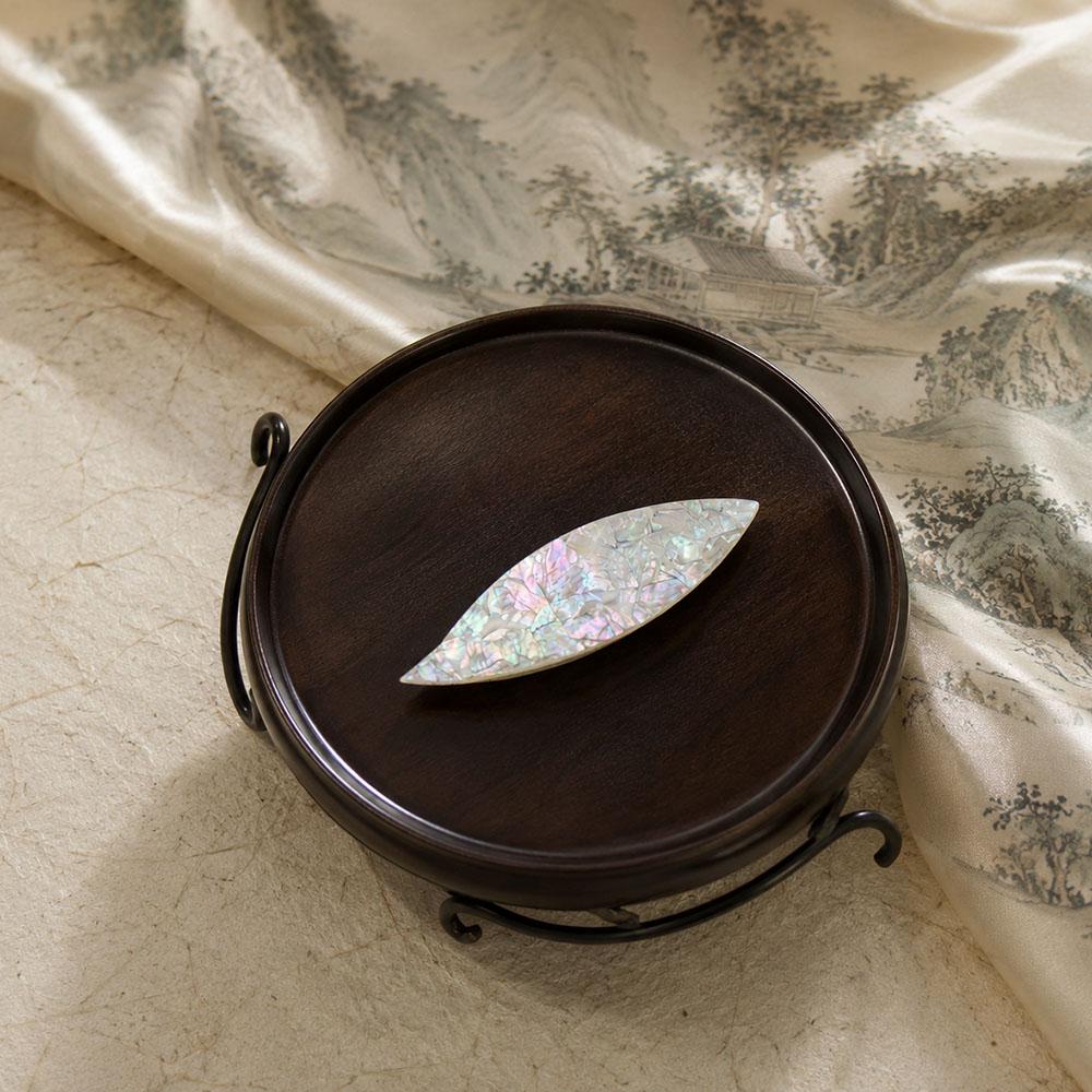 Vintage-style mother-of-pearl inlaid tatting shuttle – Elegant Lace Tool