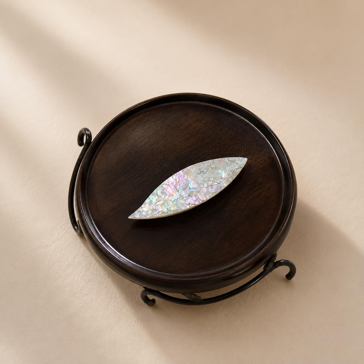 Mother of Pearl Tatting Shuttle Set, Includes 2 Shuttles and 1 Spool of Metallic Tatting Thread