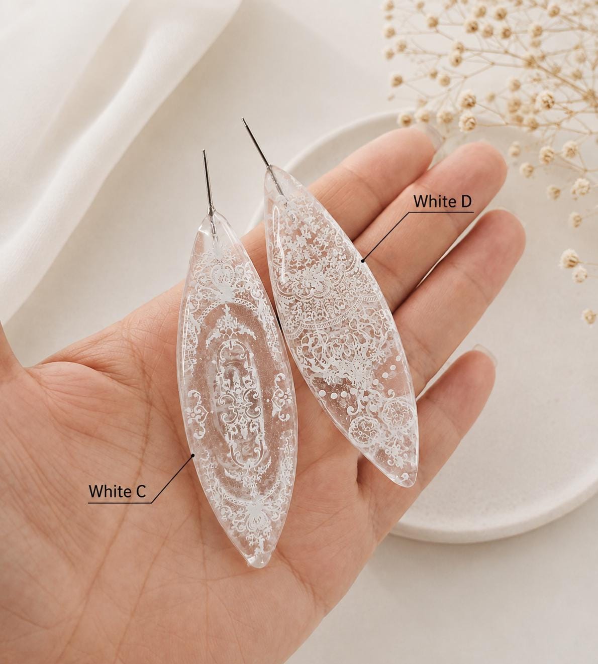 Lace Pattern Tatting Shuttle with 0.4mm Fine Hook, Clear or Black Frivolite Tool for Lace Making