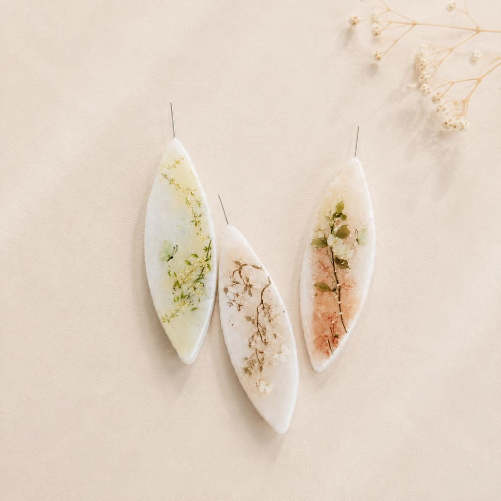 Botanical Tatting Shuttle with 0.4mm Fine Hook for Frivolite Lace Making